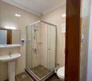 In-room Bathroom 4 Cunda Basel Hotel