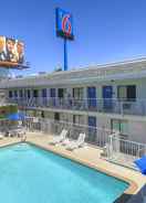 SWIMMING_POOL Motel 6 Las Vegas, NV - I-15