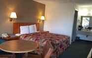 Bedroom 5 Rodeway Inn