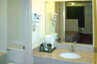 In-room Bathroom Rodeway Inn