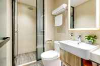 In-room Bathroom Hanting Premium Hotel Guangzhou Memorial Hall Metr