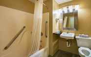 Toilet Kamar 7 Quality Inn