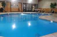 Kolam Renang Americas Best Value Inn Chippewa Falls