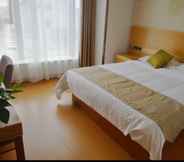 Bedroom 7 GreenTree Inn (Changshu North Haiyu Road)
