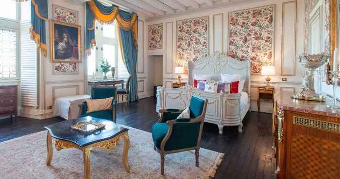 Bedroom Château Le Prieuré - Younan Collection