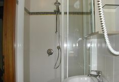 อื่นๆ 4 Hotel Flora