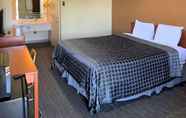 Bedroom 5 Rodeway Inn Sacramento-University Area