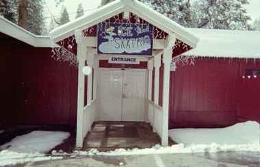 Exterior 2 Long Barn Lodge