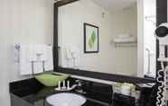 In-room Bathroom 4 Fairfield Inn & Suites Indianapolis Avon