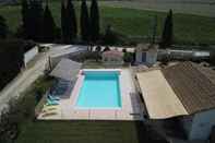 Swimming Pool Logis Hôtel des Granges