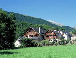 Exterior 2 Logis Hôtel Etchemaïté