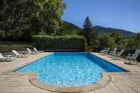 Swimming Pool Logis Hotel Les Mesanges