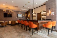 バー、カフェ、およびラウンジ Hampton Inn Suites Sugar Land Tx