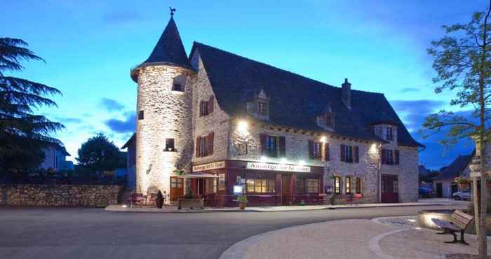 Luar Bangunan Logis Auberge De La Tour