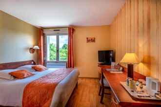 Bedroom 4 Logis Hotel LE Relais