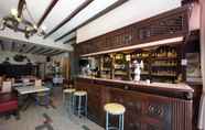 Bar, Cafe and Lounge 6 Logis Hotel De France