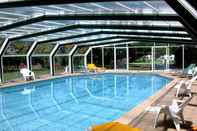 Swimming Pool Logis Hotel Les Cedres Joyeuse