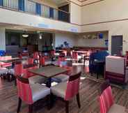 Restoran 5 Comfort Inn & Suites