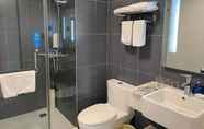 In-room Bathroom 7 Hanting Hotel Yanji Aidan Road