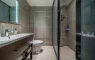 In-room Bathroom 3 Hanting Hotel  Shanghai Lujiazui Minsheng Road Met