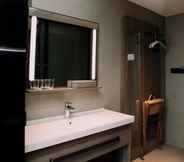 In-room Bathroom 7 Hanting Hotel  Yancheng Xiangshui Branch