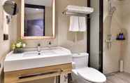 Phòng tắm bên trong 5 Hanting Premium Hotel Yingshang Wuzhou Wanhui City