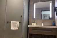 In-room Bathroom Hanting Hotel Shenzhen Xixiang Taoyuanju