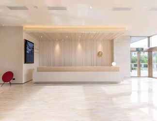 Lobby 2 Ji Hotel Shenzhen Baoan International Convention a