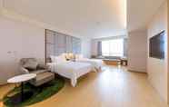 Bedroom 2 Ji Hotel Shenzhen Baoan International Convention a