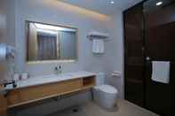 In-room Bathroom Ji Hotel (Jiayuguan Pedestrian Street)