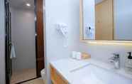 In-room Bathroom 6 Ji Hotel (Jiayuguan Pedestrian Street)