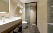 Toilet Kamar 3 Hanting Premium Hotel  Shanghai Xizang South Road 