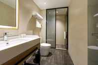 Toilet Kamar Hanting Premium Hotel  Shanghai Xizang South Road 