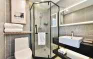 Toilet Kamar 3 Hanting Premium Hotel Sanyuanqiao Yansha Embassy