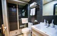 In-room Bathroom 7 Hanting Hotel Beijing Dongsi Road