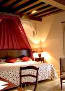 BEDROOM Logis Le Chateau Blanchard