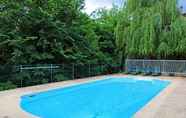 Swimming Pool 2 Logis Hotel Lou Cante Perdrix
