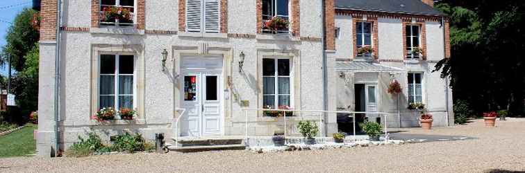 Exterior Logis Hotel La Villa Des Bordes