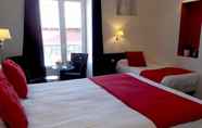 Bedroom 2 Logis Hotel De Bretagne