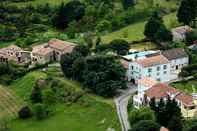 Nearby View and Attractions Logis Hotel Le Chene Vert