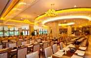 Restaurant 2 Empark Grand Hotel Luoyuan
