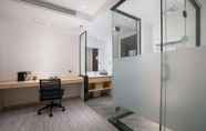 In-room Bathroom 7 Days Inn By Wyndham Guiyang Nanming