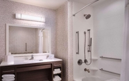 In-room Bathroom 3 Home2 Suites by Hilton Tupelo