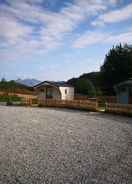 EXTERIOR_BUILDING Skye Lodges