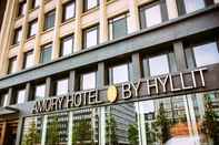 Exterior Amory Hotel by Hyllit