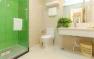 In-room Bathroom 6 GreenTree Inn Suqian Weishan Lake Road Sports Cent