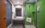 In-room Bathroom 2 GreenTree Inn Jiangsu Yancheng Hi-Tech Zone Hi-Tec