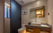 In-room Bathroom 2 GreenTree Inn Jiaxing City Yuxin Town High-speed R