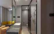 In-room Bathroom 6 GreenTree Alliance Jiaxing  Nanhu District Nanhu H
