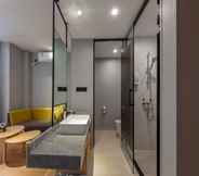 In-room Bathroom 6 GreenTree Alliance Jiaxing  Nanhu District Nanhu H